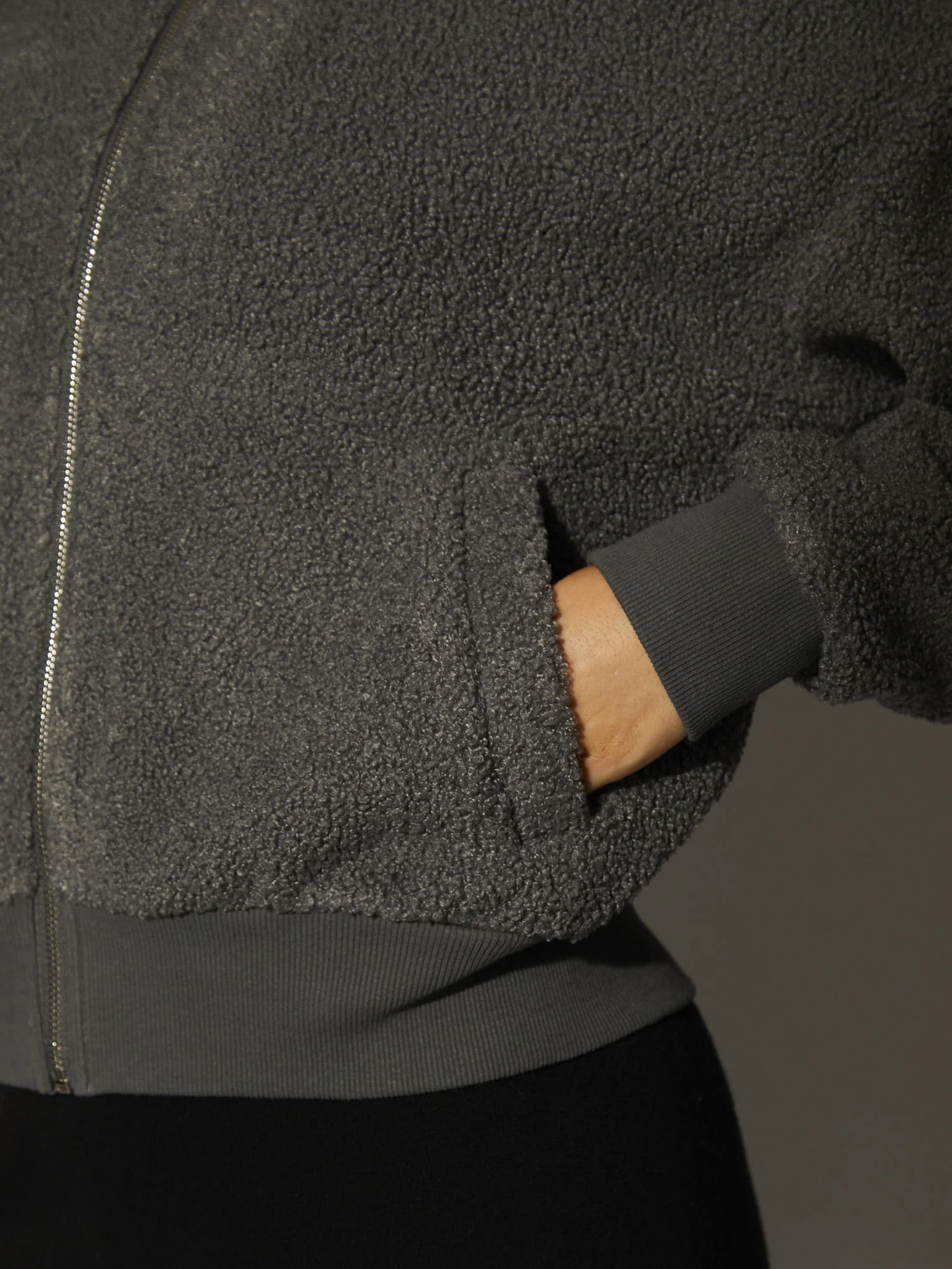 Storm Cropped Jacket in Grey - Image 4