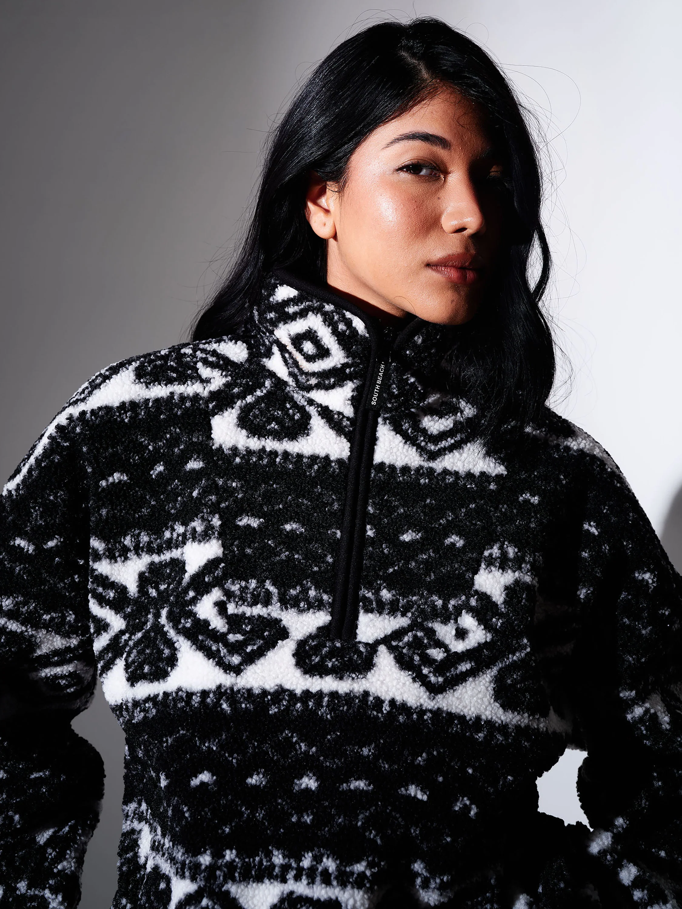 Teddy 1/4 Zip Fleece in Aztec Monochrome - Image 3