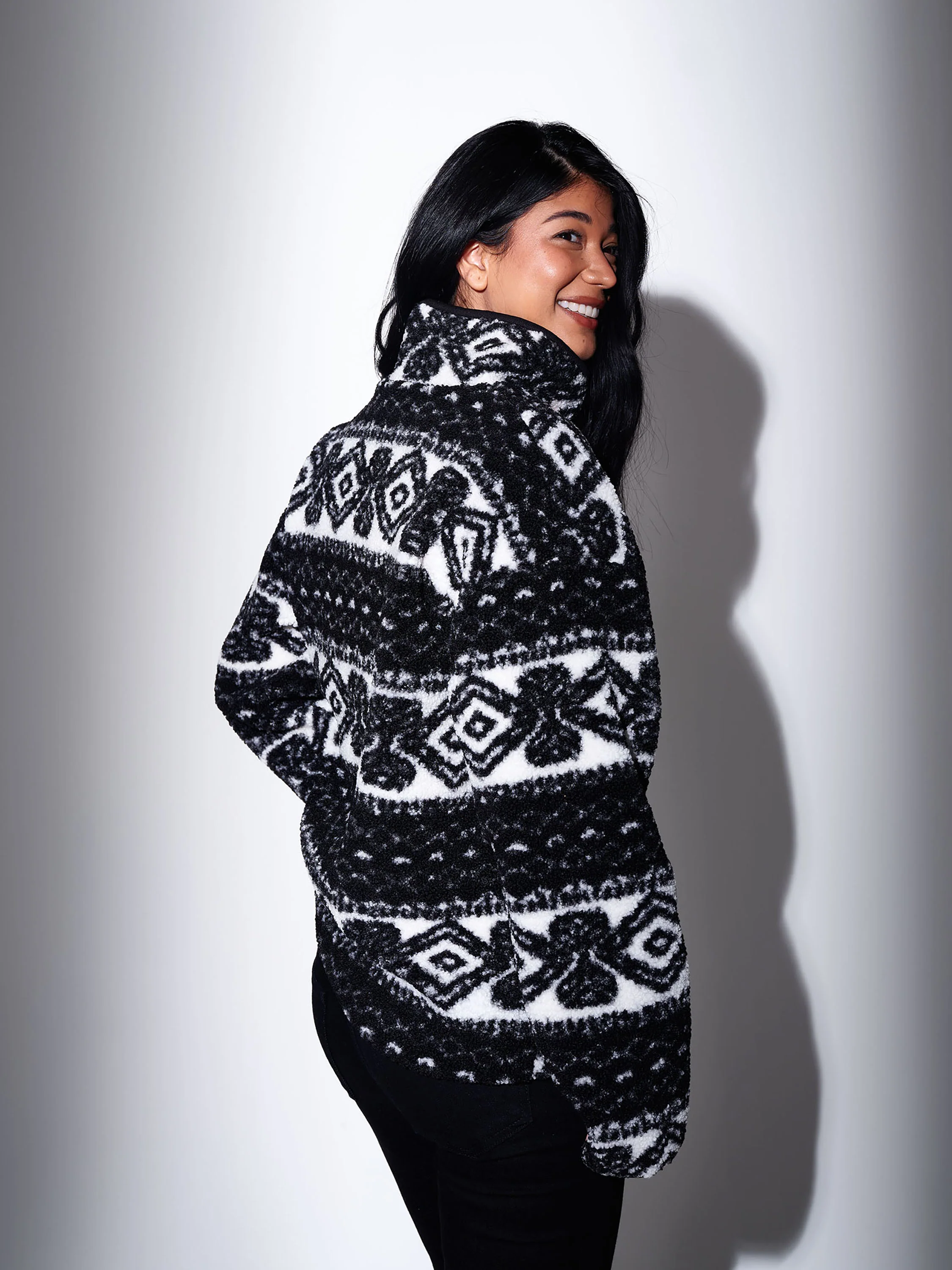 Teddy 1/4 Zip Fleece in Aztec Monochrome - Image 4