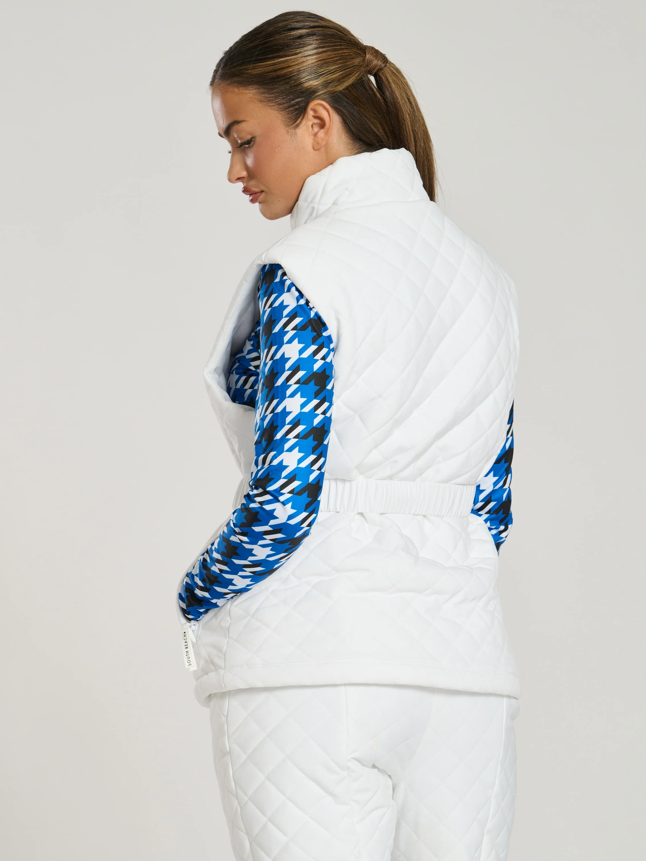 Peak Padded Gilet in Snow White - Image 5